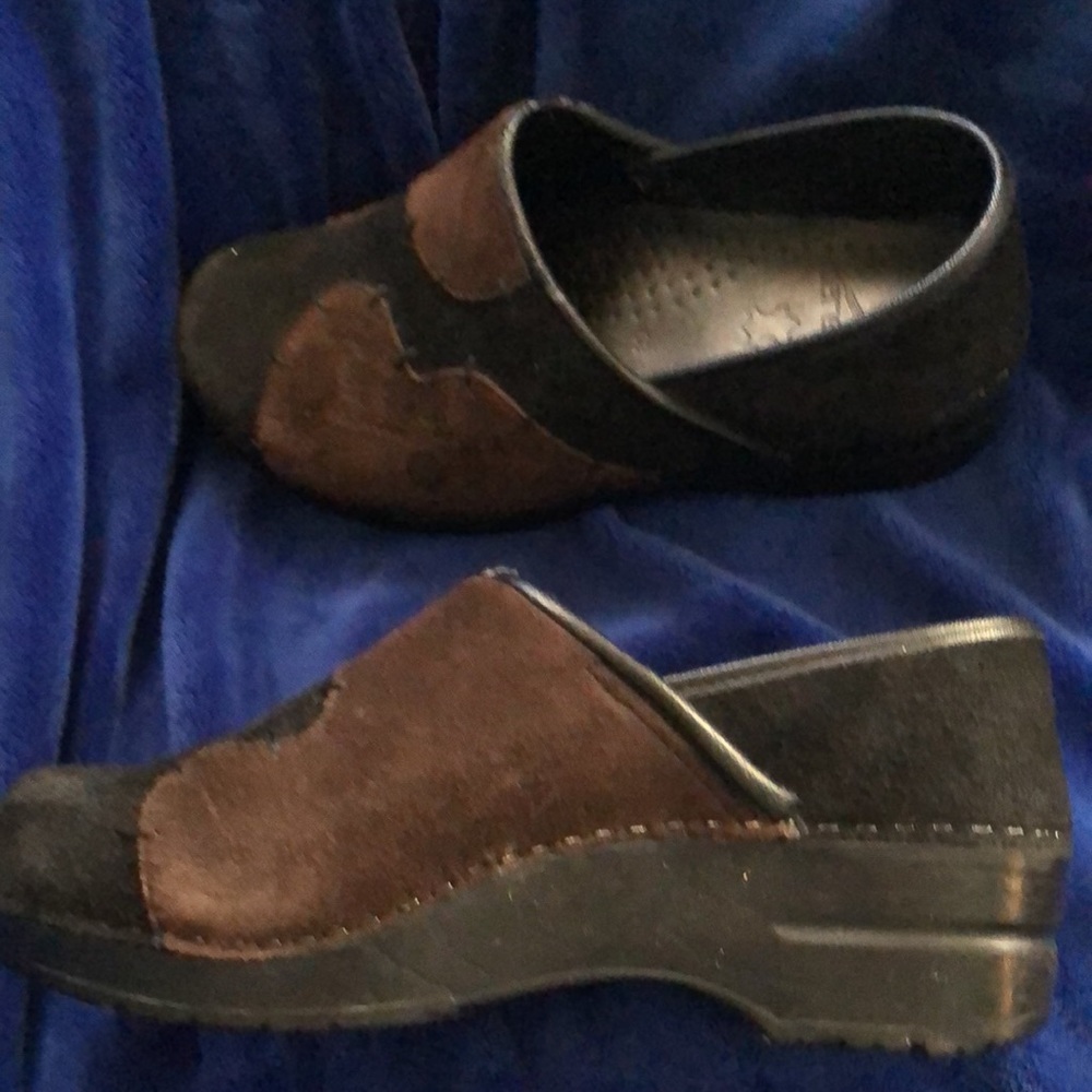 Dansko suede platform stitched clogs 9 39